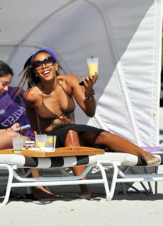 Angela Simmons feet photo thumbnail
