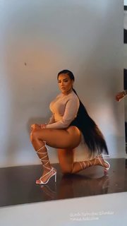 Angela Simmons feet photo thumbnail