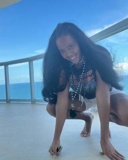 Angela Simmons feet photo thumbnail