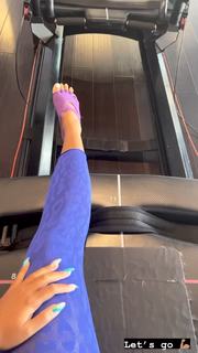 Angela Simmons feet photo thumbnail