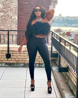 Angela Simmons feet photo thumbnail