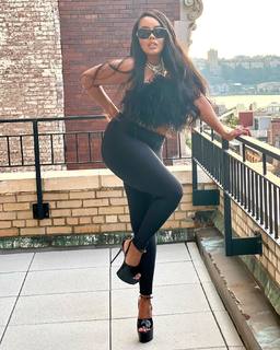 Angela Simmons feet photo thumbnail