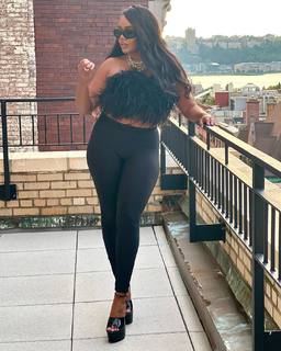 Angela Simmons feet photo thumbnail