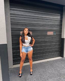 Angela Simmons feet photo thumbnail