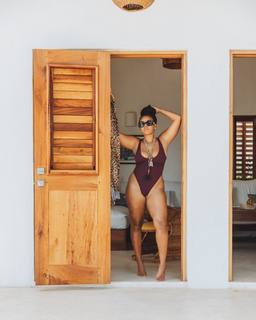 Angela Simmons feet photo thumbnail
