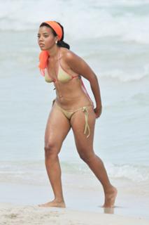 Angela Simmons feet photo thumbnail