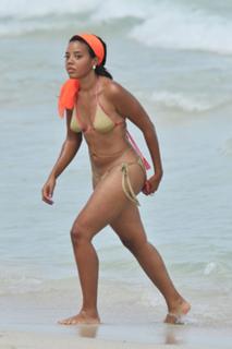 Angela Simmons feet photo thumbnail