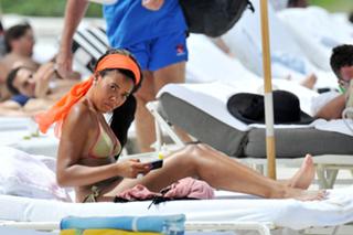 Angela Simmons feet photo thumbnail