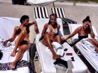 Angela Simmons feet photo thumbnail