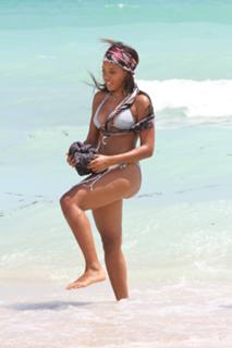 Angela Simmons feet photo thumbnail