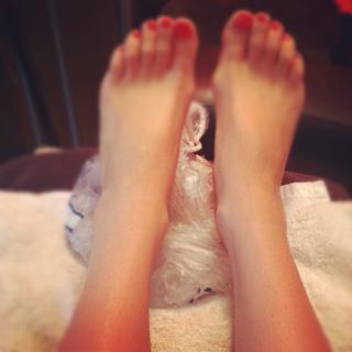 Angela Trimbur feet photo 10