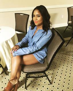 Angela Yee feet photo thumbnail
