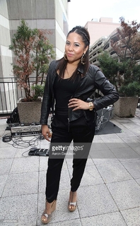 Angela Yee feet photo thumbnail
