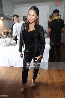 Angela Yee feet photo thumbnail