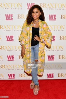 Angela Yee feet photo thumbnail