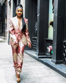 Angela Yee feet photo thumbnail
