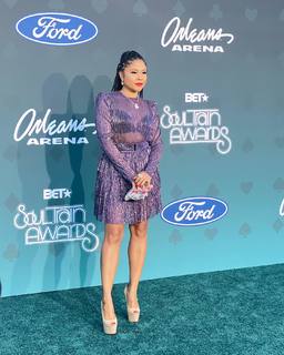 Angela Yee feet photo thumbnail