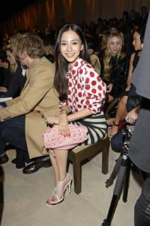 Angelababy feet photo thumbnail