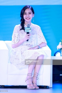 Angelababy feet photo thumbnail