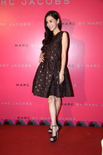 Angelababy feet photo thumbnail