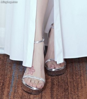 Angelababy feet photo thumbnail