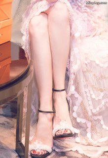Angelababy feet photo thumbnail