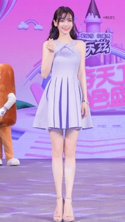 Angelababy feet photo thumbnail