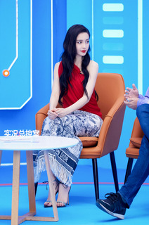Angelababy feet photo thumbnail