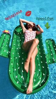 Angelika Mucha feet photo 2