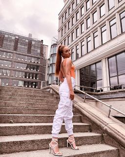 Angelika Mucha feet photo 3