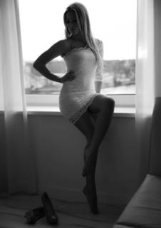 Angelina Heger feet photo 3
