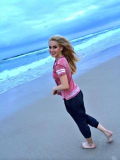 Angelina Heger feet photo 14