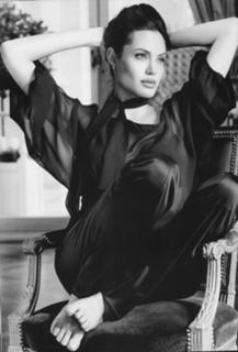 Angelina Jolie feet photo thumbnail