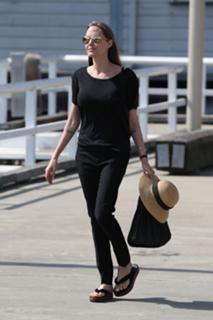 Angelina Jolie feet photo thumbnail