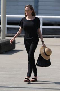 Angelina Jolie feet photo thumbnail