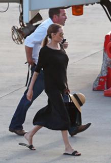 Angelina Jolie feet photo thumbnail