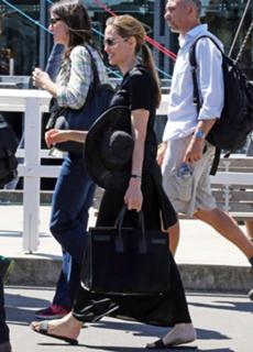 Angelina Jolie feet photo thumbnail