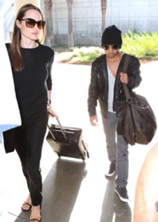 Angelina Jolie feet photo thumbnail