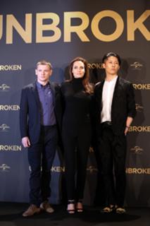 Angelina Jolie feet photo thumbnail