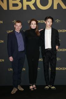 Angelina Jolie feet photo thumbnail