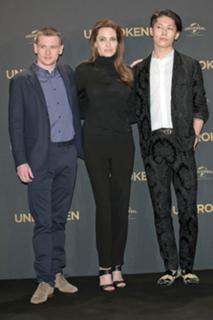 Angelina Jolie feet photo thumbnail