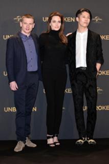 Angelina Jolie feet photo thumbnail