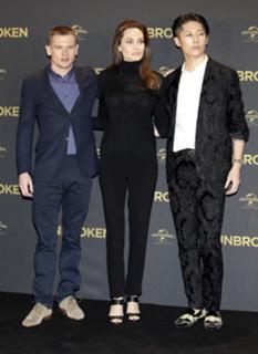 Angelina Jolie feet photo thumbnail