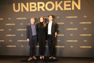 Angelina Jolie feet photo thumbnail