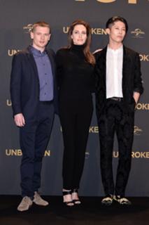 Angelina Jolie feet photo thumbnail