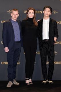 Angelina Jolie feet photo thumbnail