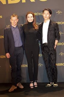 Angelina Jolie feet photo thumbnail