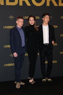 Angelina Jolie feet photo thumbnail