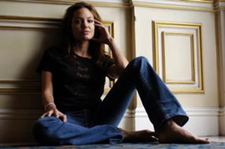 Angelina Jolie feet photo thumbnail