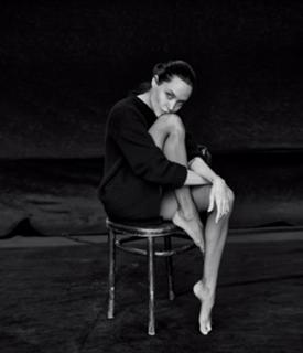 Angelina Jolie feet photo thumbnail